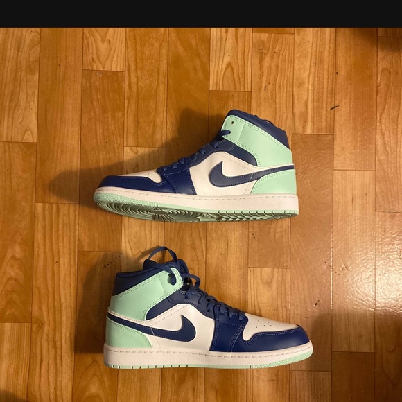 Air Jordan 1 Mid “Blue Mint” - Picture 3 of 11